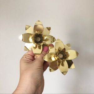 Vintage Accents - Vintage Gold Lotus Flower Candlestick Holder Set Vintage Accents - Vintage Gold Lotus Flower Candlestick Holder Set
